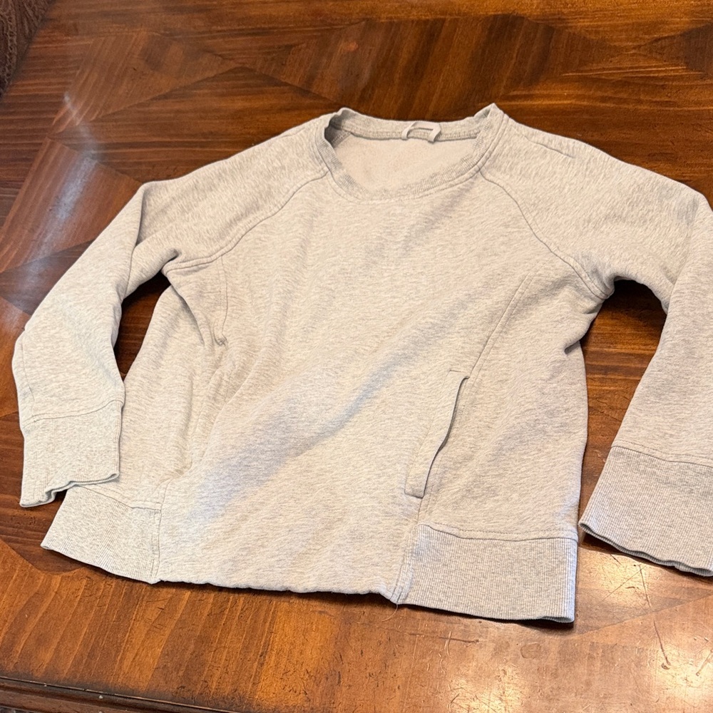 Gray Crewneck Sweatshirt LuLuLemon Women’s size 6